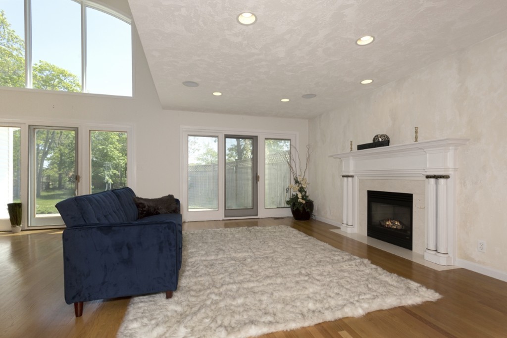74 Regina Road Lynn, MA 01904 - Photo 4 of 29 Gallery Image 4