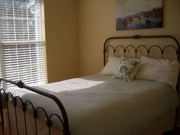 $2,295 | 1600 Long Grove Drive, Unit 126, Mount Pleasant, SC 29464