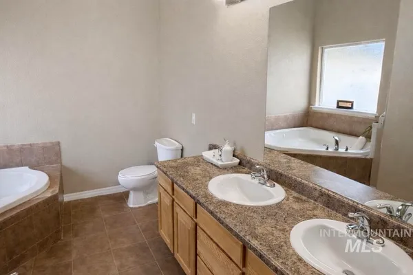 $859,900 | 2048 6th Avenue West, Vale, OR 97918