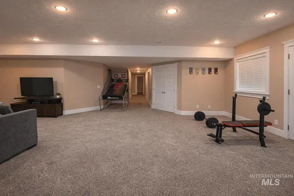 $859,900 | 2048 6th Avenue West, Vale, OR 97918