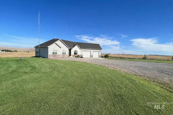 $859,900 | 2048 6th Avenue West, Vale, OR 97918