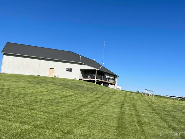 $859,900 | 2048 6th Avenue West, Vale, OR 97918