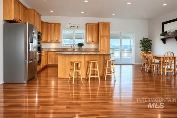 $859,900 | 2048 6th Avenue West, Vale, OR 97918