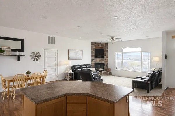 $859,900 | 2048 6th Avenue West, Vale, OR 97918