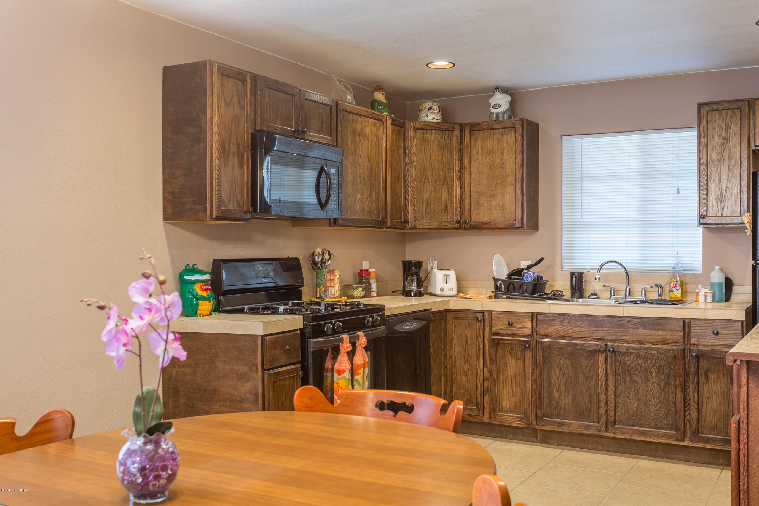 3226 East Silverlake Road Tucson, AZ 85713 - Photo 3 of 15 Gallery Image 3
