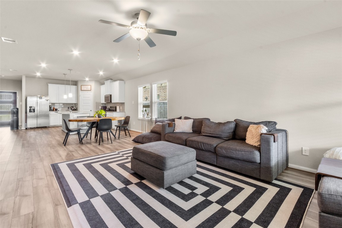 10835 Clfs Vw Drive Rosharon, TX 77583 - Photo 14 of 21 Living & Dining area
