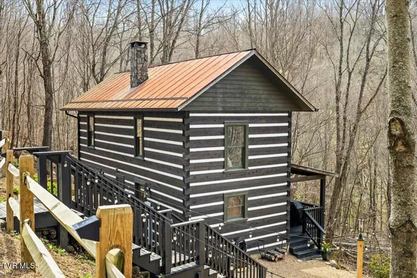 $469,000 | 1444 Rich Mountain Road, Zionville, NC 28698