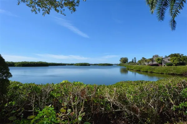 $2,500 | 1601 Pelican Point Drive, Unit HA215, Sarasota, FL 34231