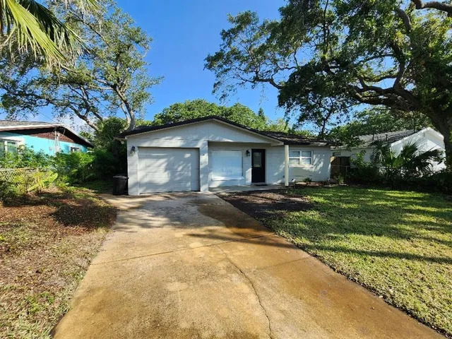 $2,500 | 798 11th Avenue, New Smyrna Beach, FL 32169