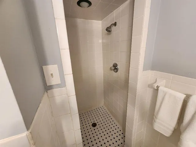 $2,500 | 798 11th Avenue, New Smyrna Beach, FL 32169