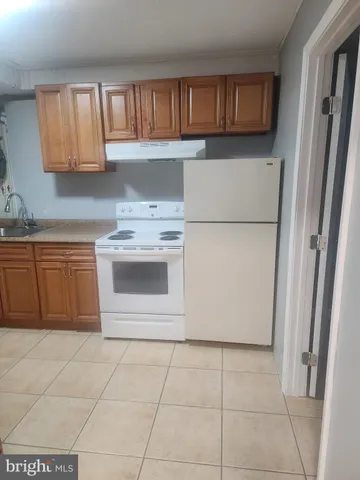 $1,700 | 8228 McClelland Place, Alexandria, VA 22309