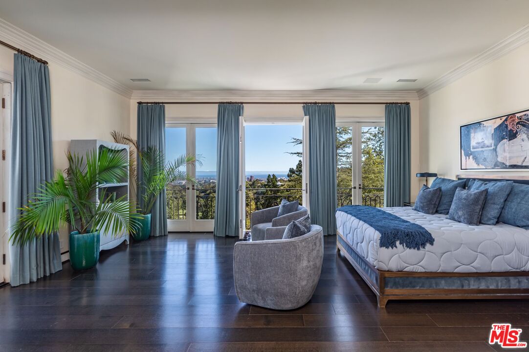 10911 Chalon Road Los Angeles, CA 90077 - Photo 25 of 43