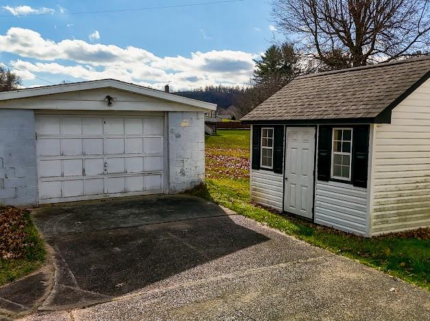 163 Strawn Road Perryopolis, PA 15473 - Photo 16 of 38 Gallery Image 16