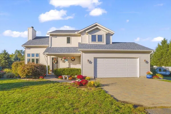 $599,999 | 3123 140th Avenue, Dorr, MI 49323