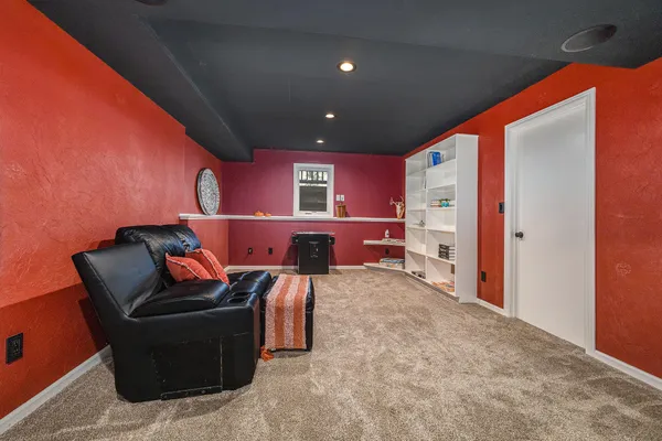 $599,999 | 3123 140th Avenue, Dorr, MI 49323