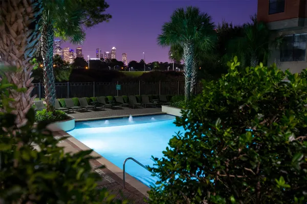 $1,940 | 320 Jackson Hill Street, Unit 314, Houston, TX 77007