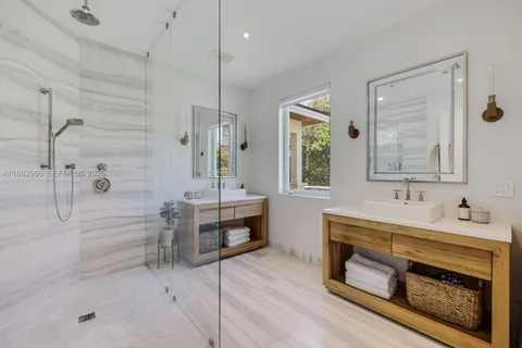 $3,890,000 | 6910 Southwest 145th Terrace, Palmetto Bay, FL 33158