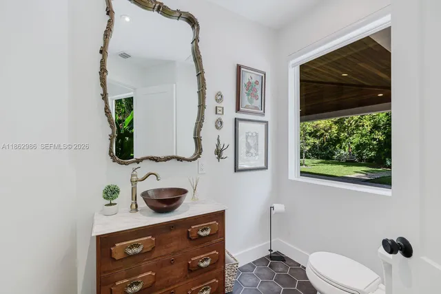 $3,999,000 | 6910 Southwest 145th Terrace, Palmetto Bay, FL 33158