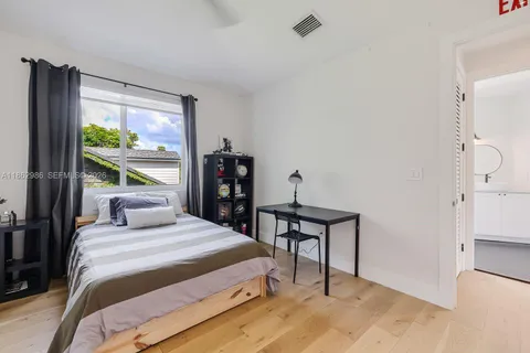 $3,890,000 | 6910 Southwest 145th Terrace, Palmetto Bay, FL 33158