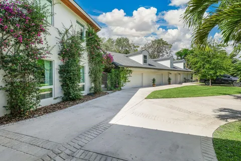 $3,999,000 | 6910 Southwest 145th Terrace, Palmetto Bay, FL 33158