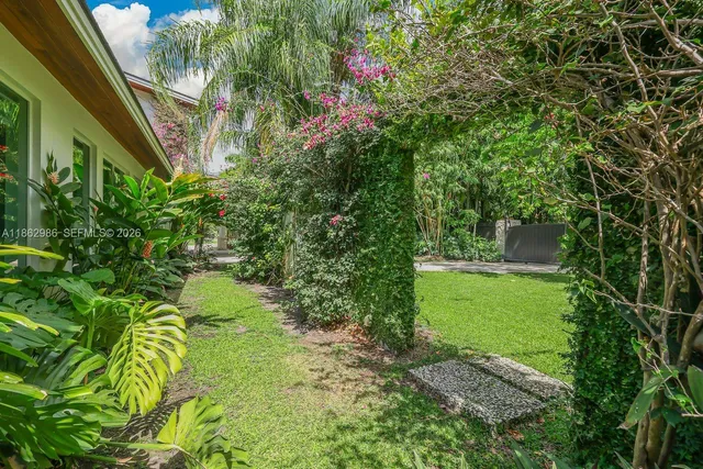 $3,999,000 | 6910 Southwest 145th Terrace, Palmetto Bay, FL 33158