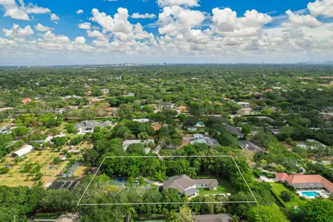 $3,890,000 | 6910 Southwest 145th Terrace, Palmetto Bay, FL 33158