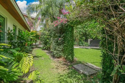 $3,999,000 | 6910 Southwest 145th Terrace, Palmetto Bay, FL 33158