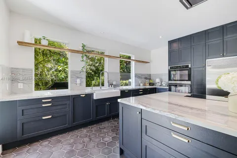 $3,890,000 | 6910 Southwest 145th Terrace, Palmetto Bay, FL 33158