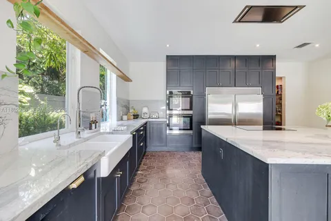 $3,890,000 | 6910 Southwest 145th Terrace, Palmetto Bay, FL 33158