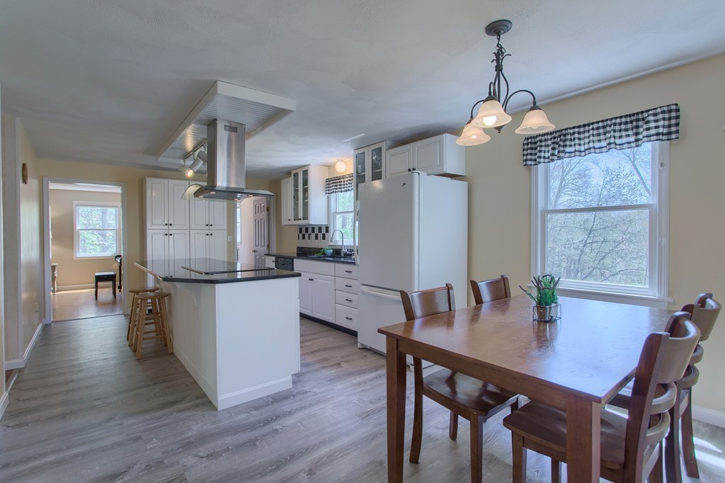 15 Wildwood Road Andover, MA 01810 - Photo 6 of 30 Gallery Image 6