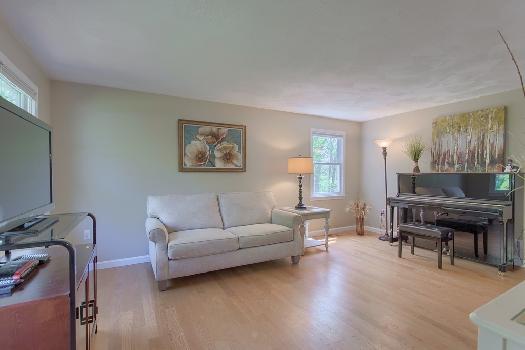 15 Wildwood Road Andover, MA 01810 - Photo 8 of 30 Gallery Image 8
