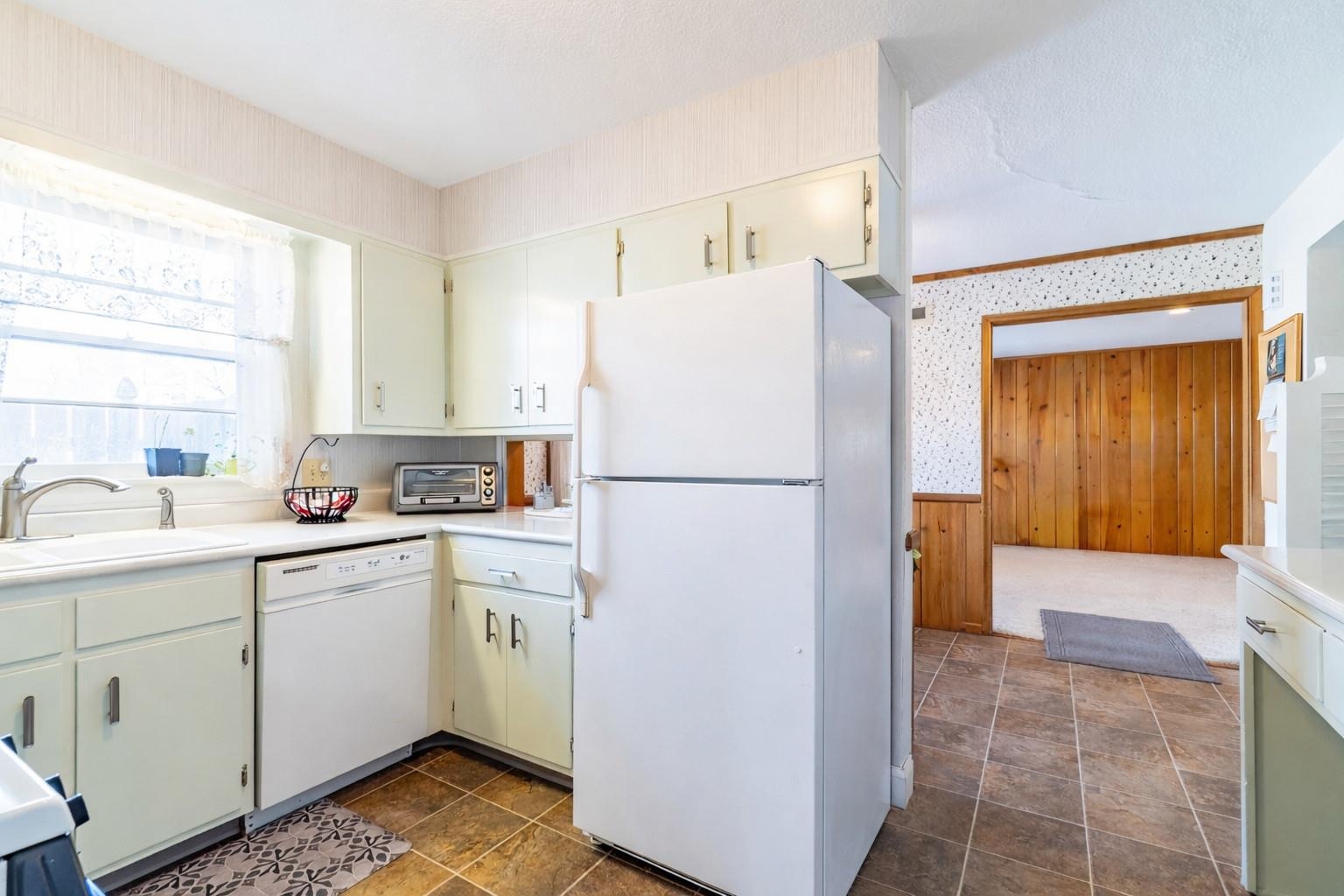 440 West Fleming Avenue Fort Wayne, IN 46807 - Photo 7 of 36