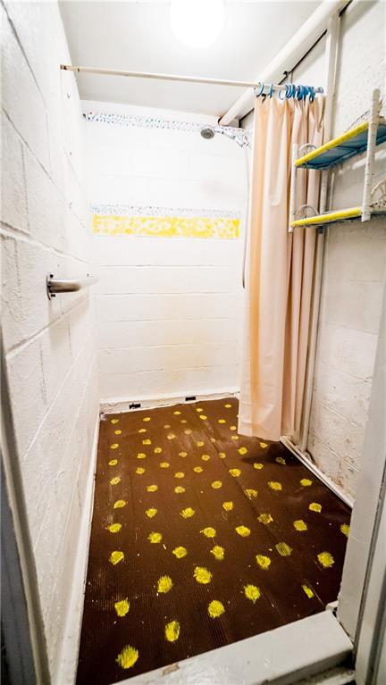 2807 Oneida Valley Road Parker, PA 16049 - Photo 22 of 25 Favorable Lower Level Shower