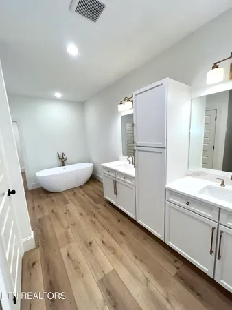 $699,900 | 4623 Alan Springs Lane, Knoxville, TN 37938