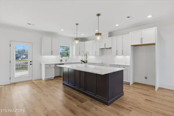 $699,900 | 4623 Alan Springs Lane, Knoxville, TN 37938