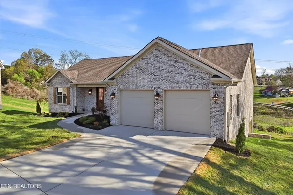 $699,900 | 4623 Alan Springs Lane, Knoxville, TN 37938