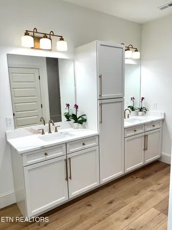 $699,900 | 4623 Alan Springs Lane, Knoxville, TN 37938
