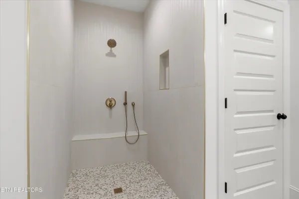 $699,900 | 4623 Alan Springs Lane, Knoxville, TN 37938