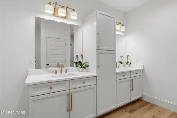 $699,900 | 4623 Alan Springs Lane, Knoxville, TN 37938