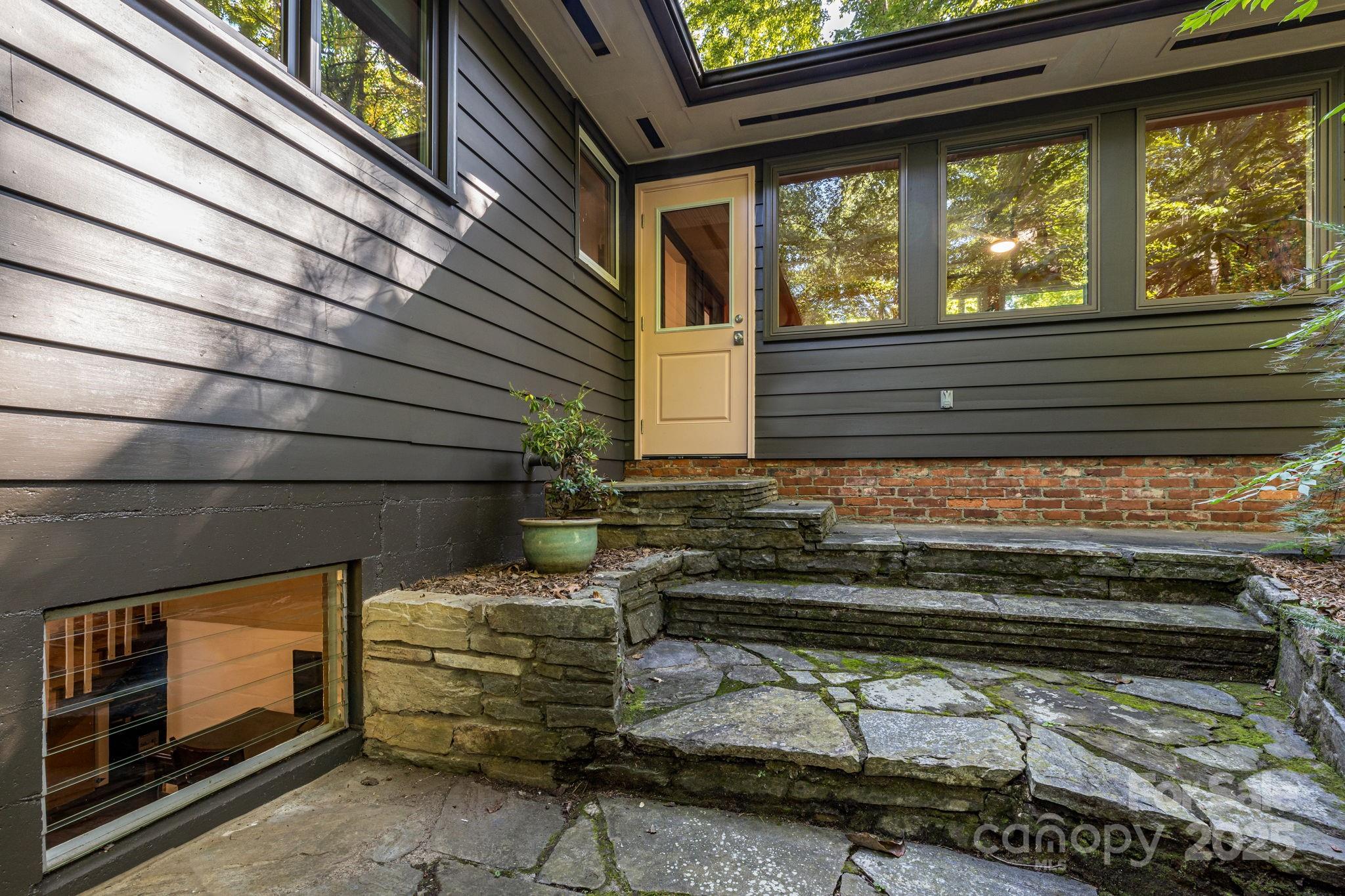 750 Braewick Road Tryon, NC 28782 - Photo 36 of 43 a view of sitting area in front of house