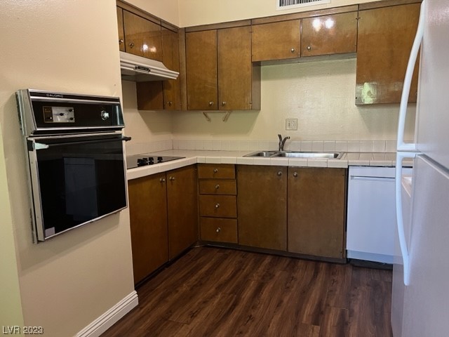 350 East Desert Inn Road, Unit E205 Las Vegas, NV 89109 - Photo 11 of 26 Gallery Image 11