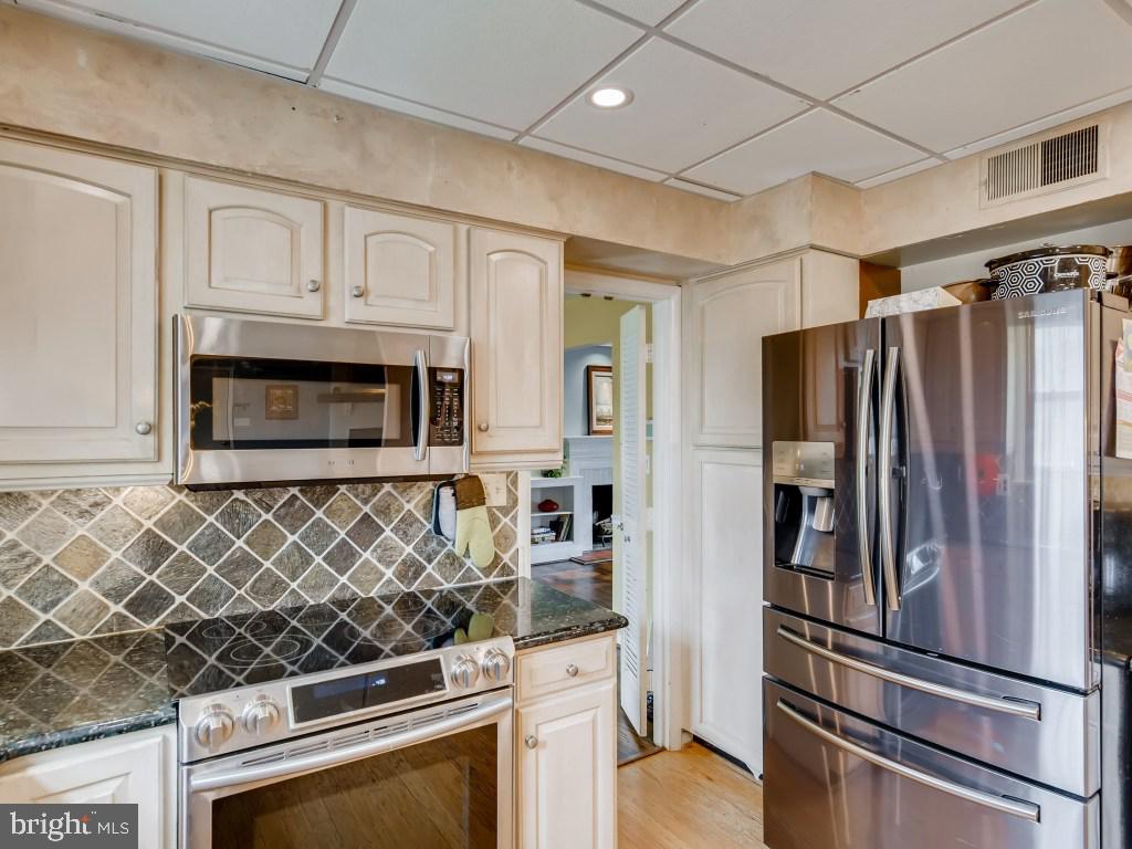 31 Glen Alpine Road Phoenix, MD 21131 - Photo 8 of 30 Newer appliances