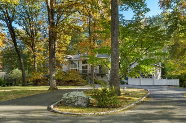 $1,599,000 | 335 Georgetown Road, Weston, CT 06883