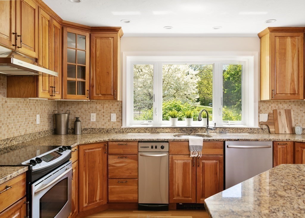 8 Weir Street Extension Hingham, MA 02043 - Photo 11 of 26