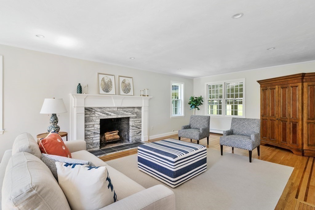 8 Weir Street Extension Hingham, MA 02043 - Photo 6 of 26