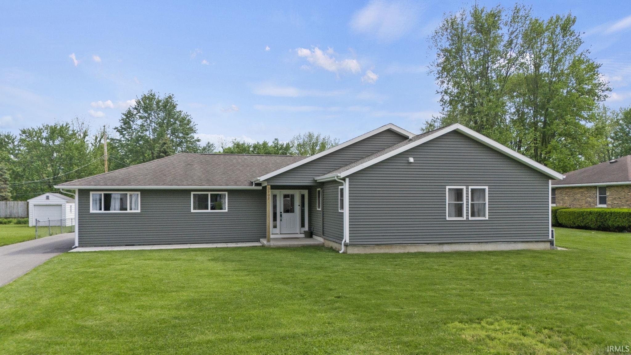 3707 Knoll Road Fort Wayne, IN 46809 - Photo 3 of 35 Gallery Image 3