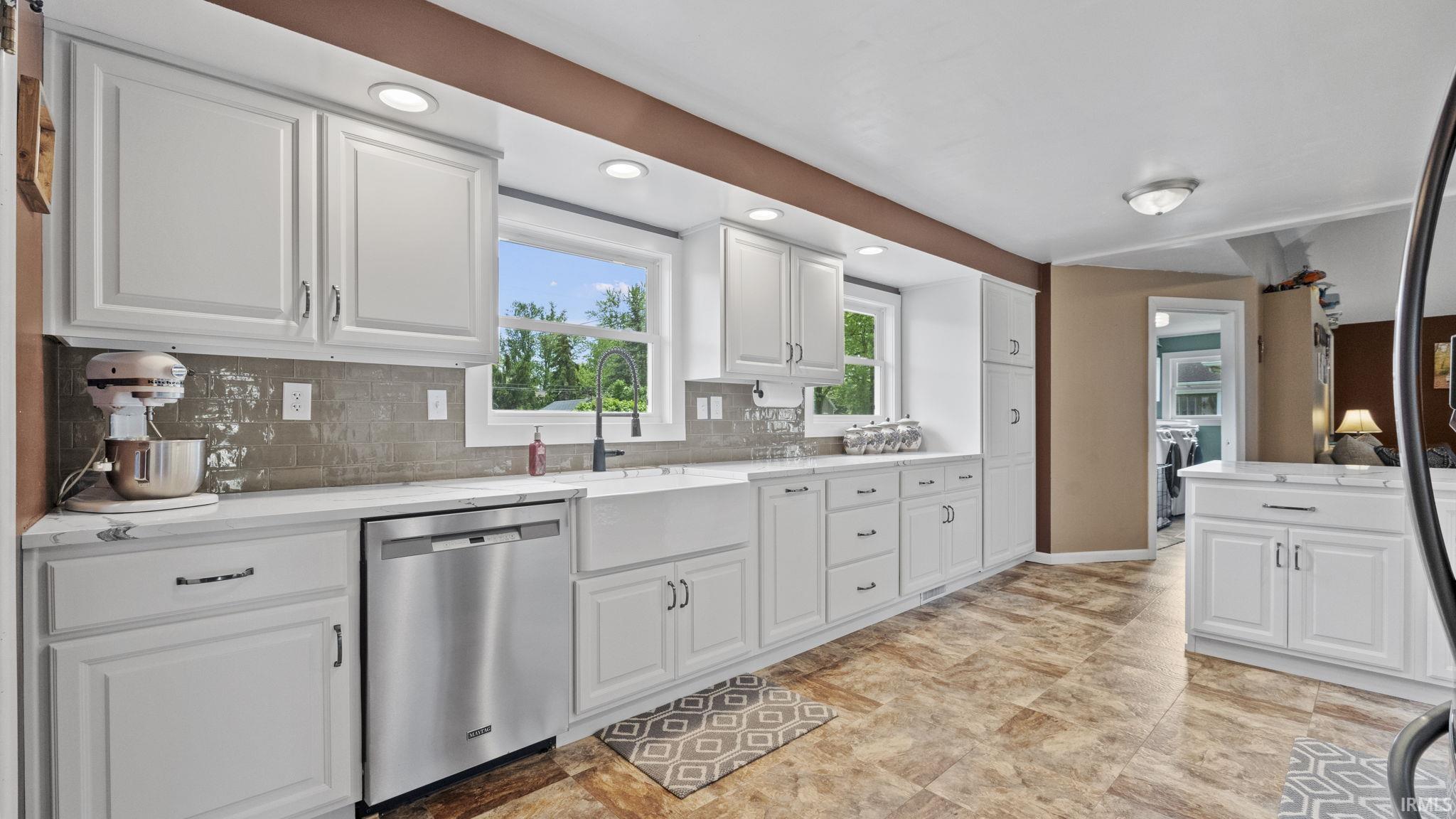 3707 Knoll Road Fort Wayne, IN 46809 - Photo 5 of 35 Gallery Image 5