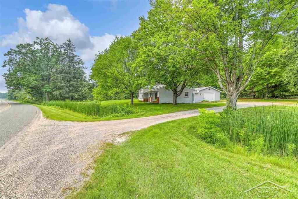 1346 West Pine River Road Breckenridge, MI 48615 - Photo 32 of 44 50049210-31.JPG
