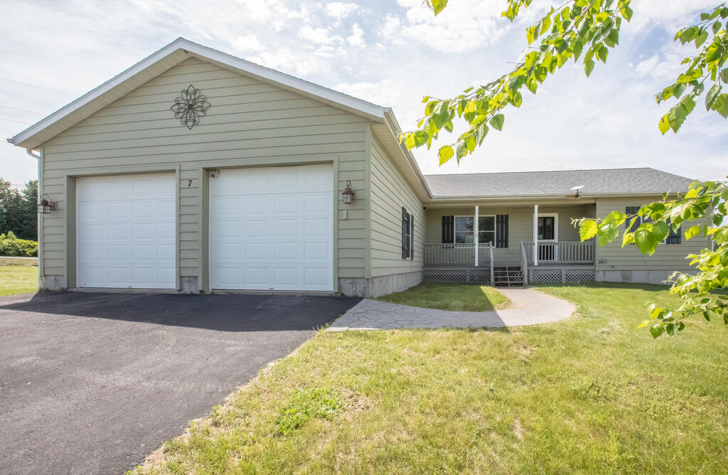 7 Robare Road Keeseville, NY 12944 - Photo 3 of 79