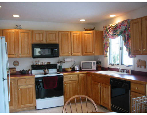 330 Sunderland Road, Unit 65K Worcester, MA 01604 - Photo 3 of 6 Gallery Image 3